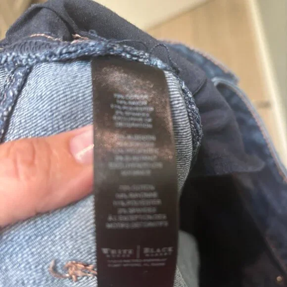 White House Black Market denim shorts - Picture 7 of 7